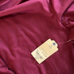 Brand new with tags St John’s women’s boatneck tee.